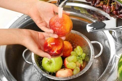 pranje voća kako bi se spriječila pojava parazita u tijelu